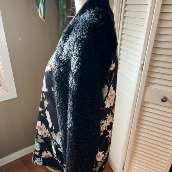 Juicy Couture Long Floral Jacket - Picture 3 of 4